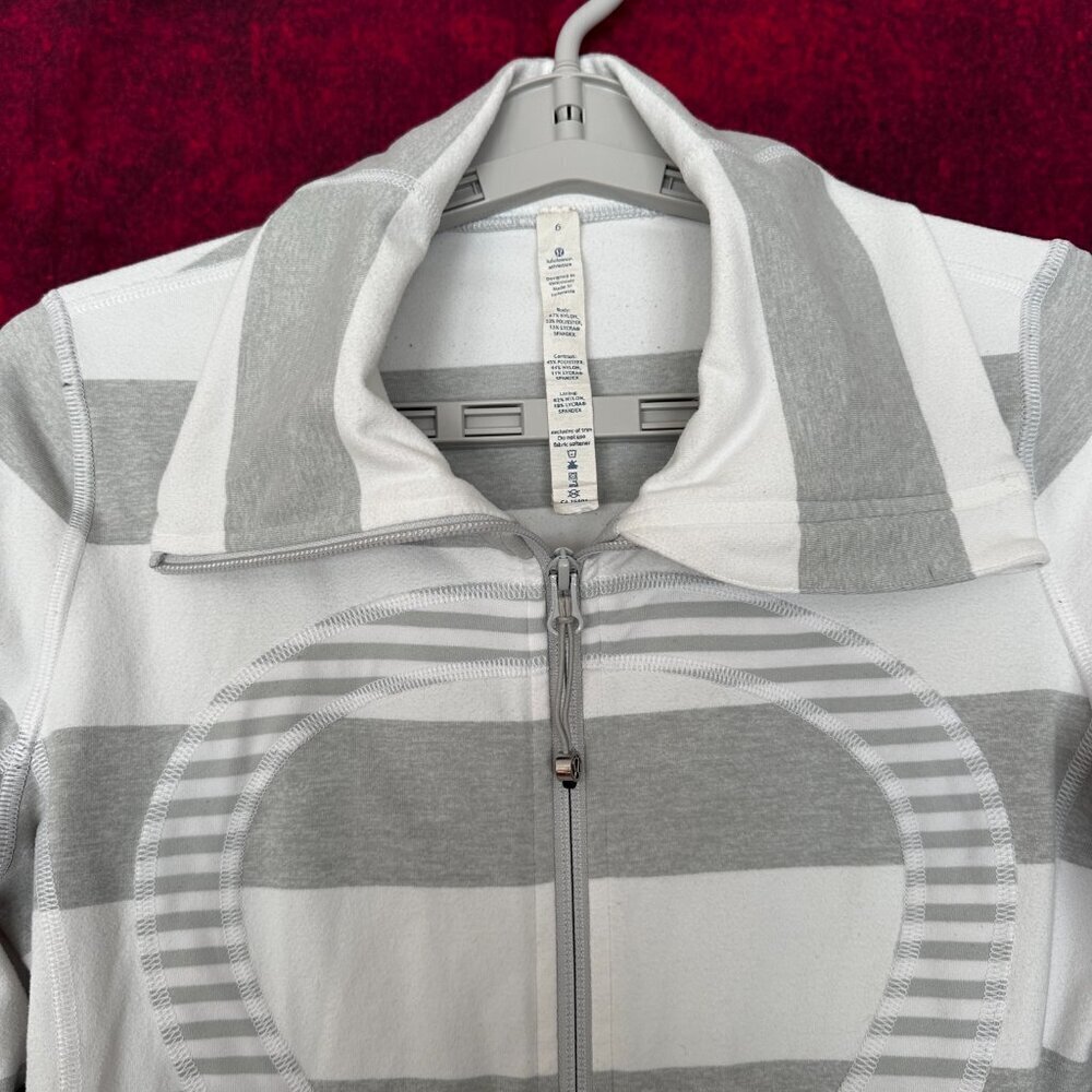 LULULEMON ATHLETICA WOMENS STRIDE HIGH NECK JACKET WHITE GRAY STRIPES, 6 - Picture 2 of 16